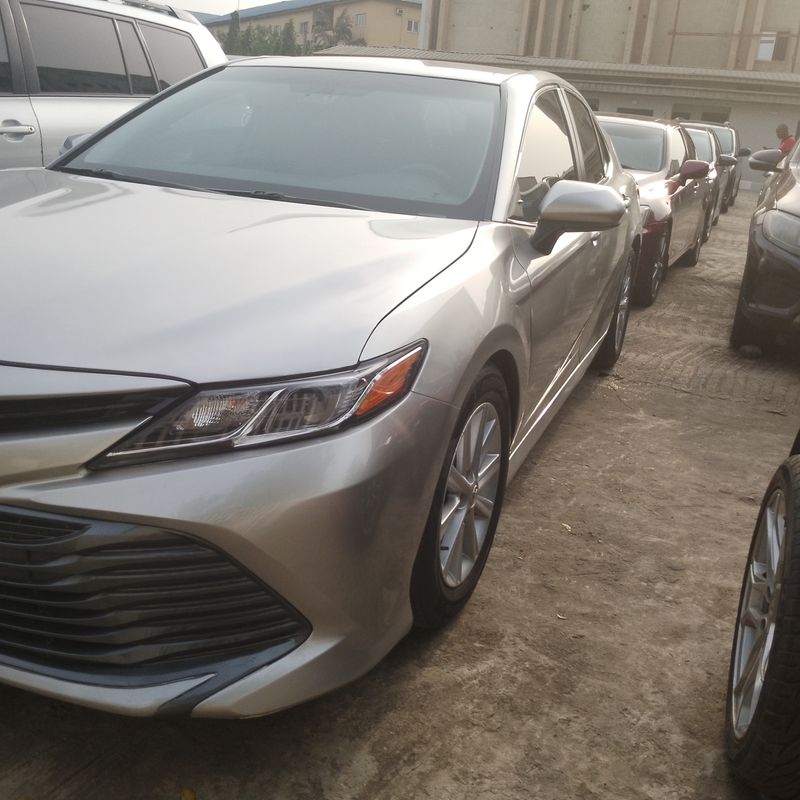 Thumbnail 2 of 2019 Toyota Camry Le